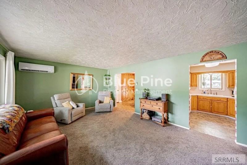 648 Buckboard Ln - Photo 6 of 39