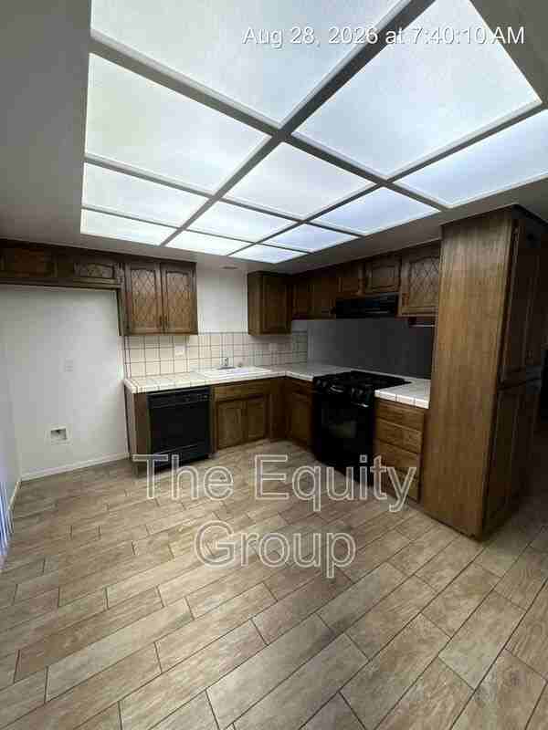 2025 S Pinkham St - Photo 4 of 14