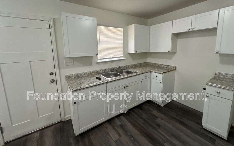 2966 Watson St - Photo 4 of 18