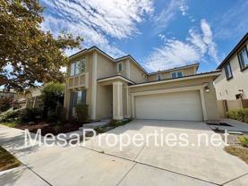 3244 E Yellowstone Dr - Photo 1 of 1