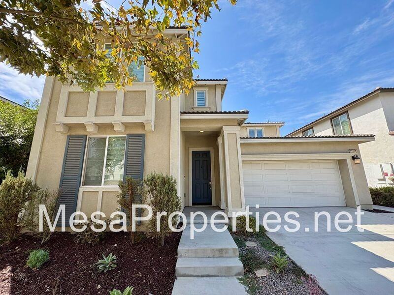 3244 E Yellowstone Dr - Photo 2 of 34