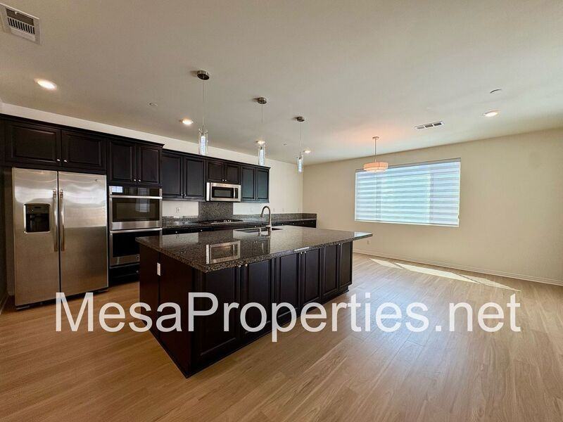 3244 E Yellowstone Dr - Photo 3 of 34