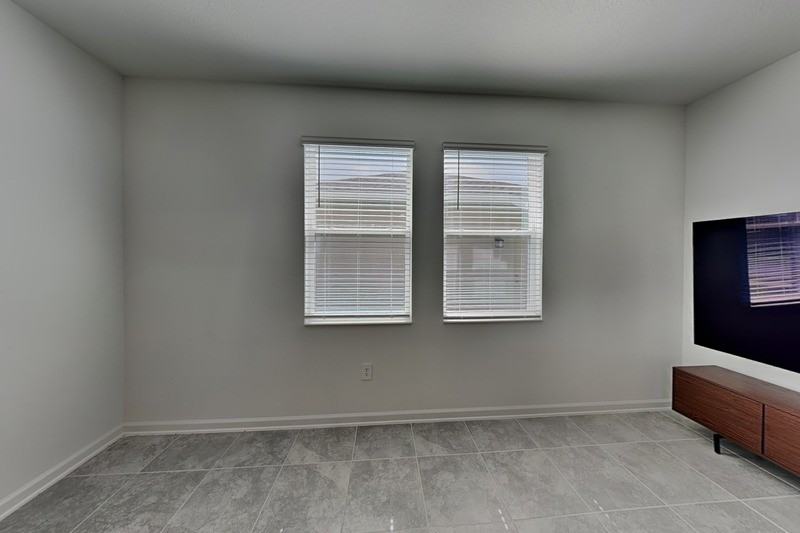 1835 Flourish Ave - Photo 5 of 31