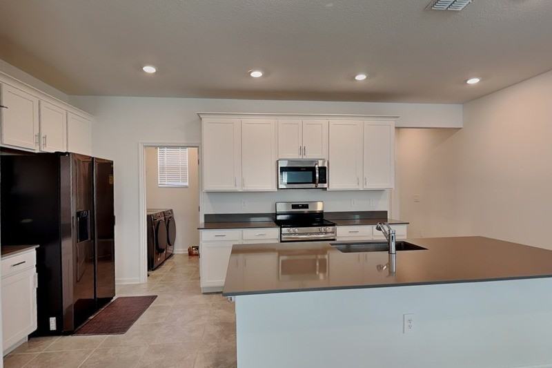 1835 Flourish Ave - Photo 7 of 31