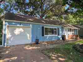 featured image of 2320 W 76th St