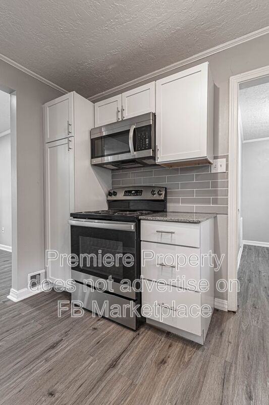 2320 W 76th St - Photo 6 of 11
