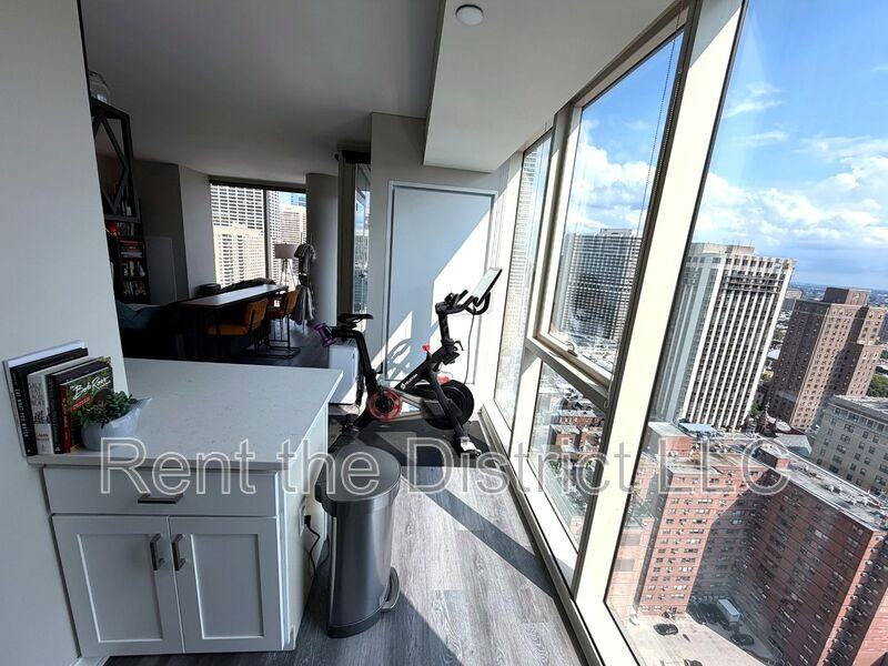2116 Chestnut St #2902 - Photo 5 of 29