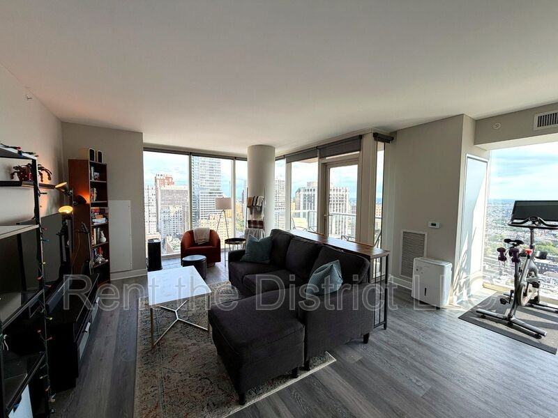 2116 Chestnut St #2902 - Photo 7 of 29