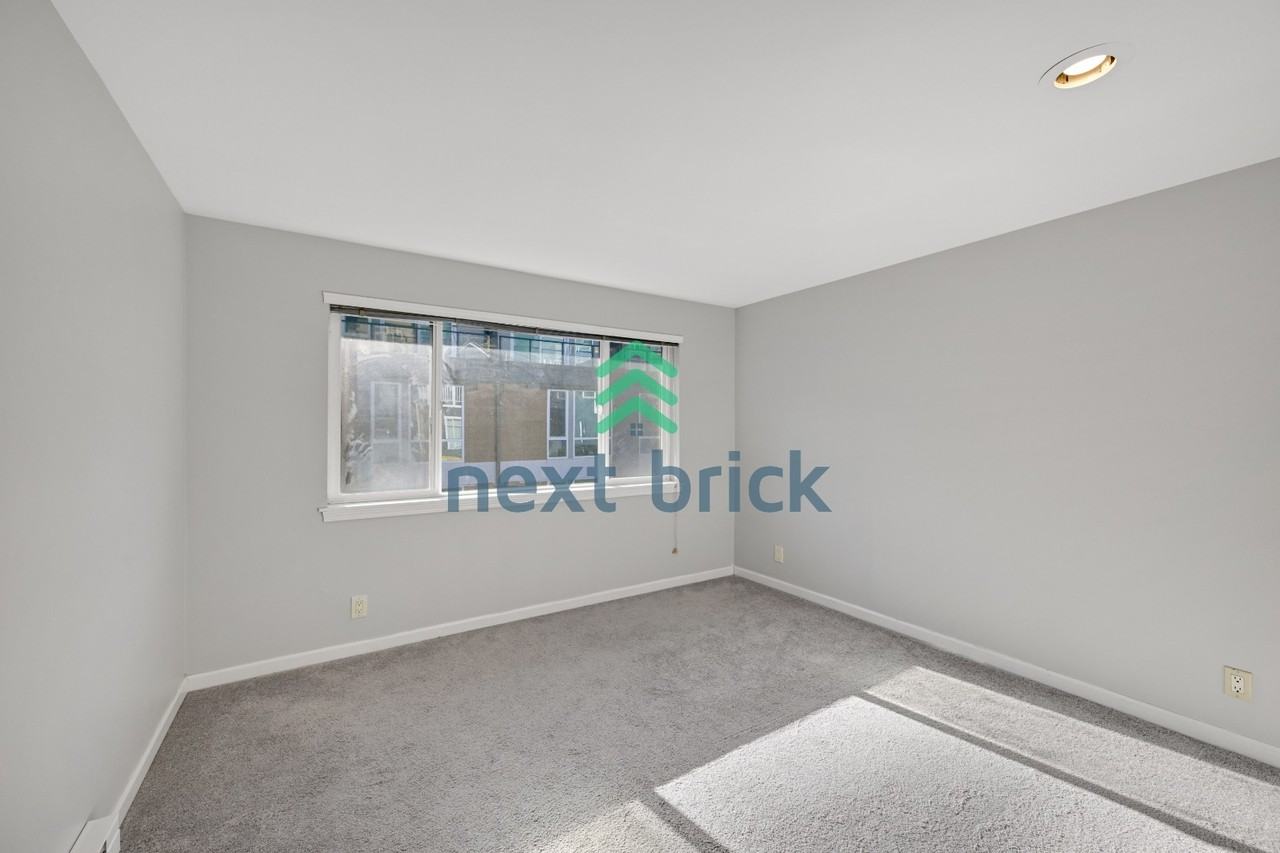 2243 14th Ave W #D - Photo 4 of 15