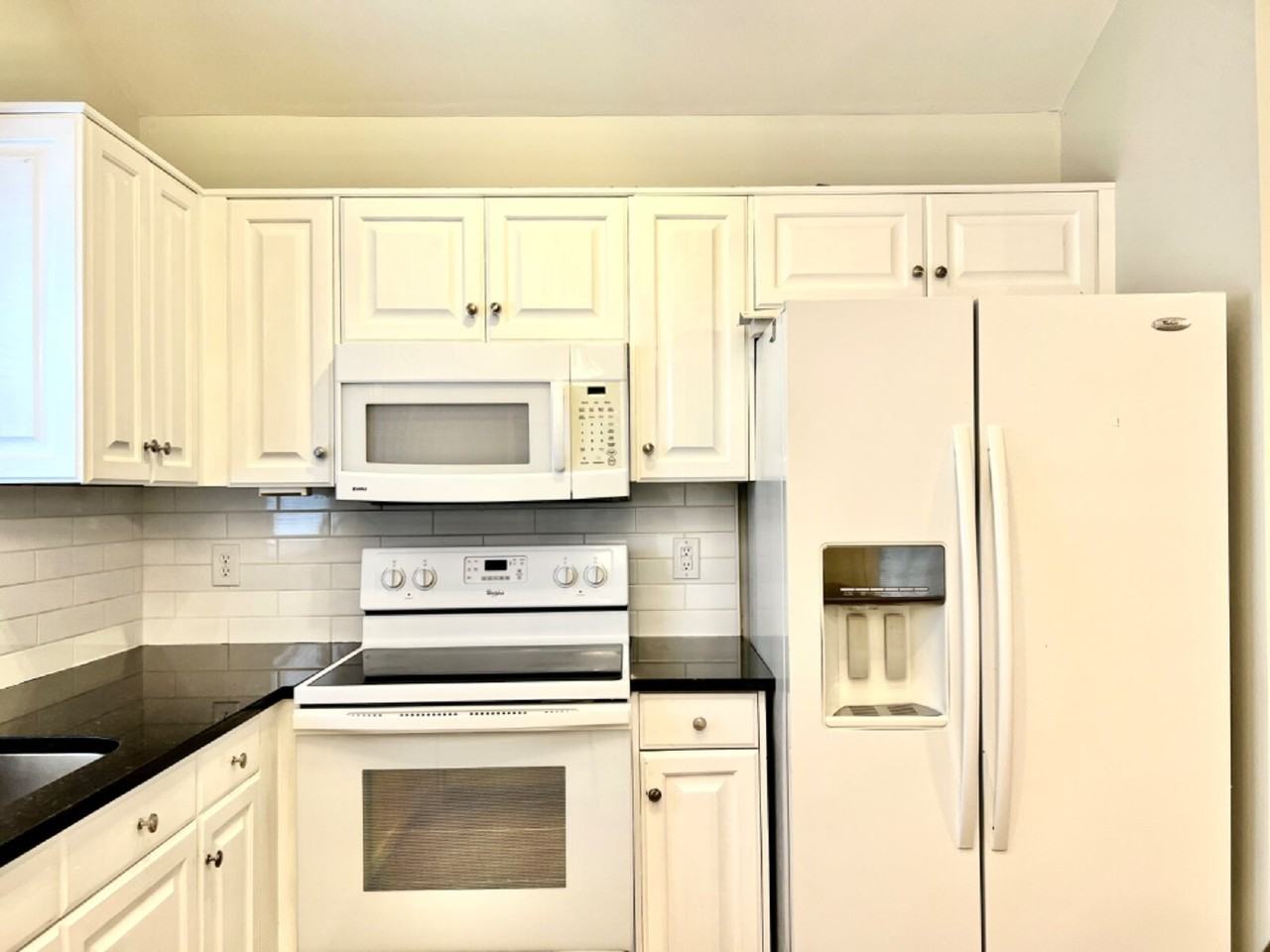 4409 Stonefield Dr - Photo 6 of 25