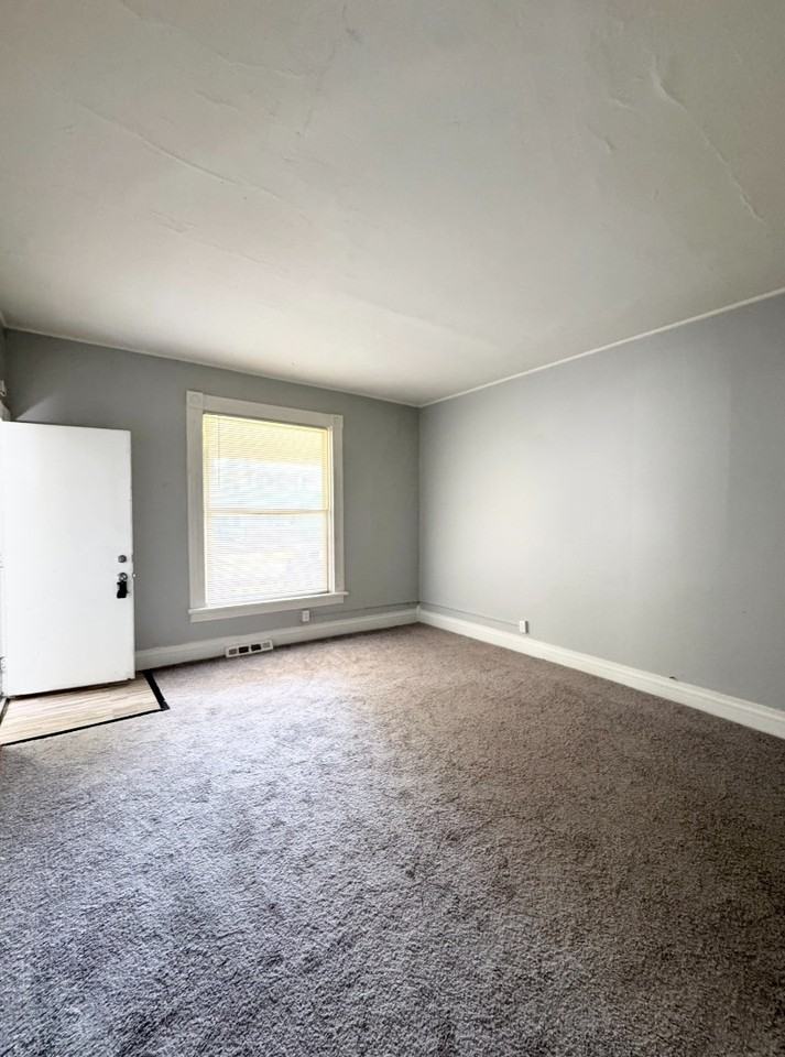 1824 Dunham St - Photo 2 of 15