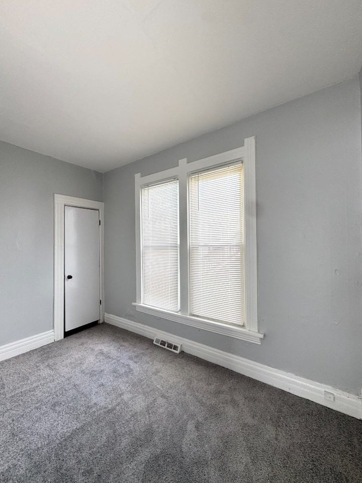 1824 Dunham St - Photo 6 of 15