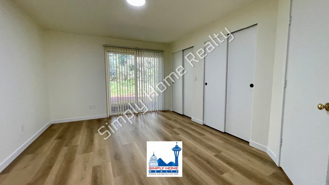 9031 Steilacoom Rd Se - Photo 5 of 31