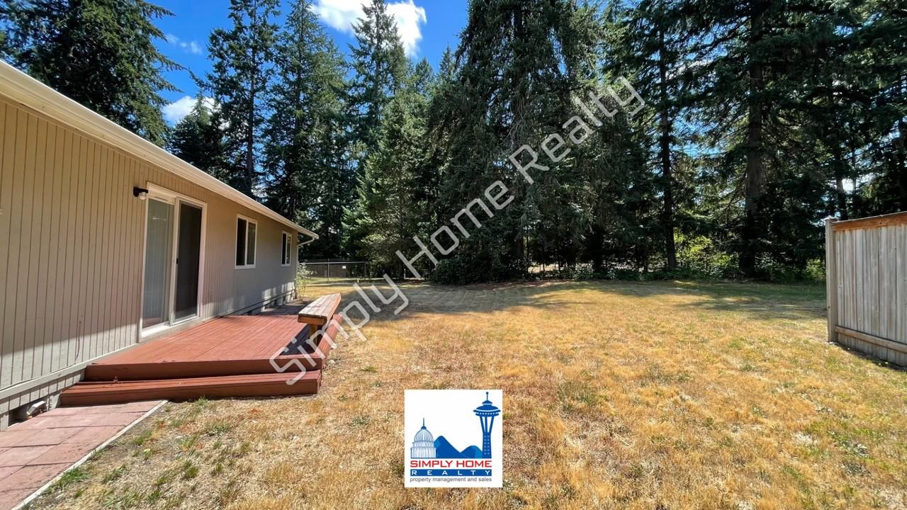 9041 Steilacoom Rd Se - Photo 3 of 33
