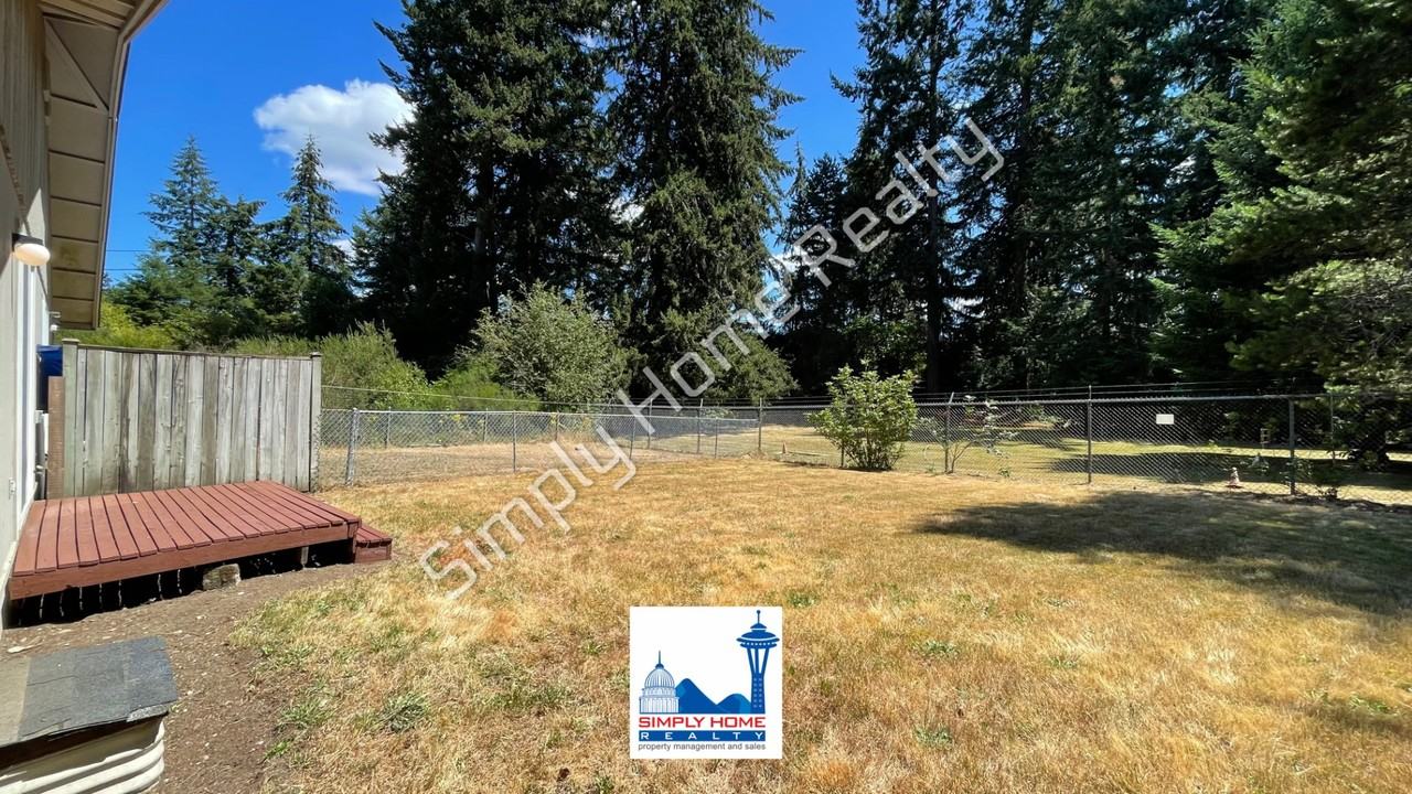 9041 Steilacoom Rd Se - Photo 4 of 33