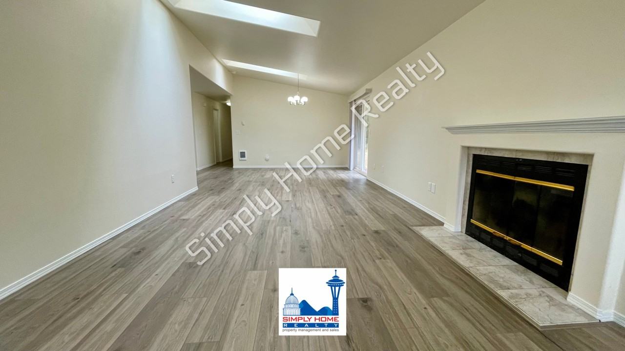 9041 Steilacoom Rd Se - Photo 7 of 33
