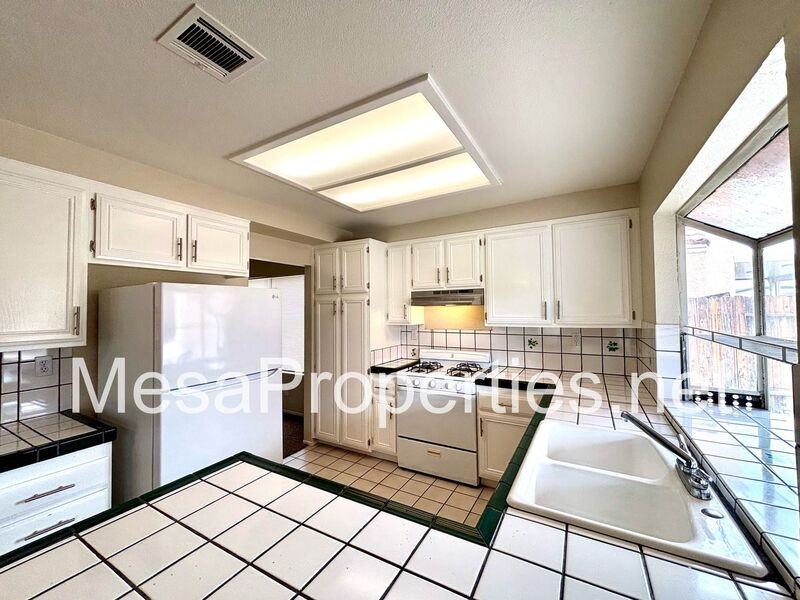 15261 San Jose Dr - Photo 7 of 37