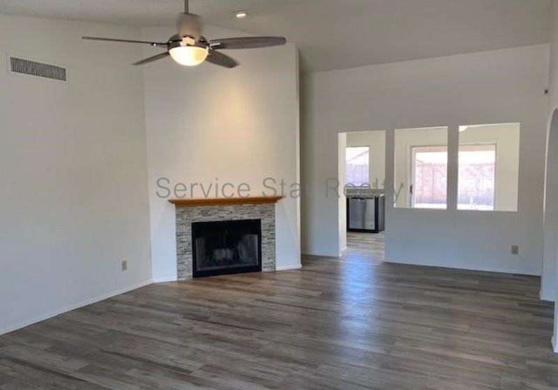 4541 E Frye Rd - Photo 2 of 10