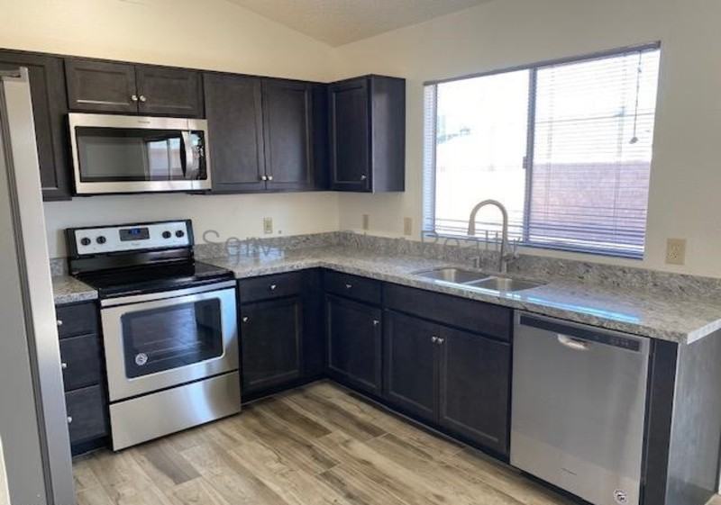 4541 E Frye Rd - Photo 4 of 10