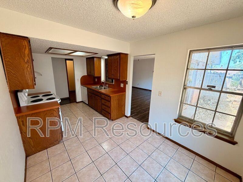 7000 Woodlake Dr - Photo 6 of 16