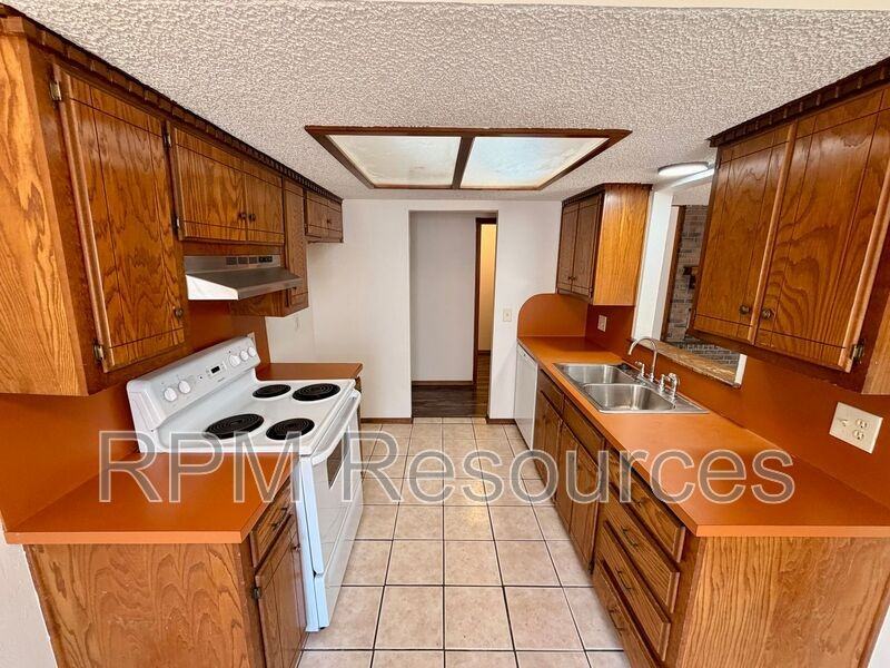 7000 Woodlake Dr - Photo 7 of 16