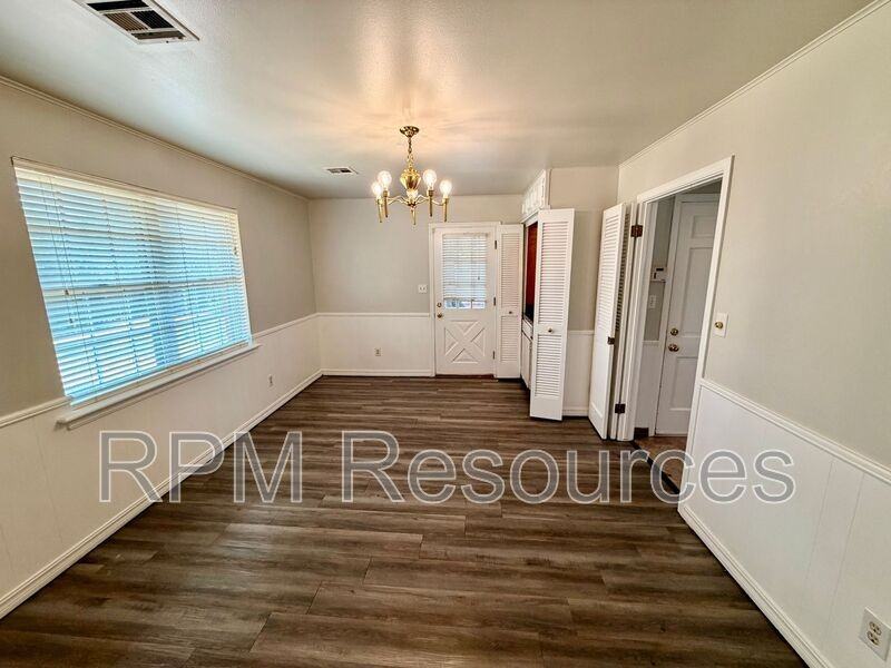 4120 Nw 44th St - Photo 6 of 22