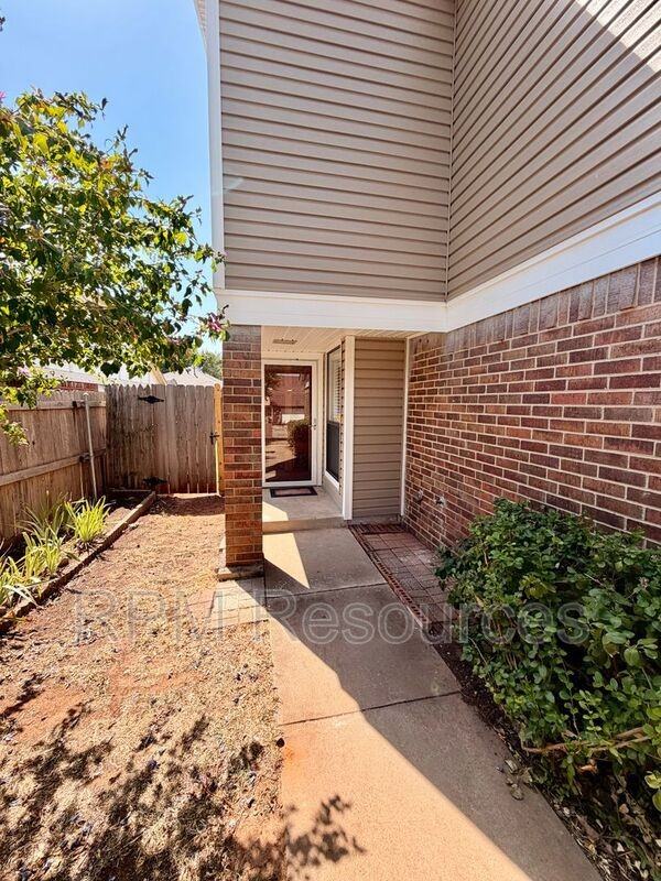 6012 Gaelic Glen Dr - Photo 3 of 24