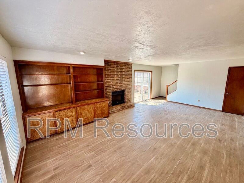 6012 Gaelic Glen Dr - Photo 4 of 24