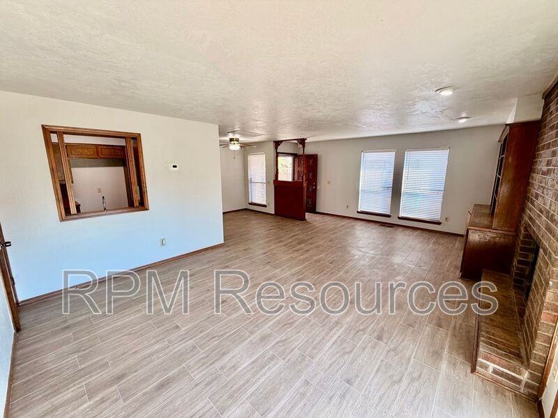 6012 Gaelic Glen Dr - Photo 6 of 24