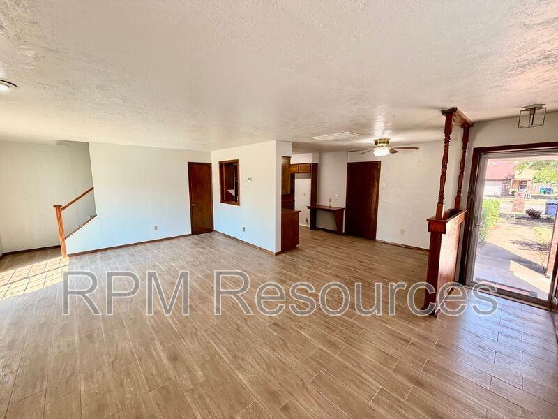 6012 Gaelic Glen Dr - Photo 7 of 24