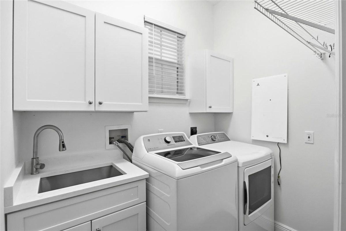 912 Waterside Dr ##4/3 - Photo 5 of 21