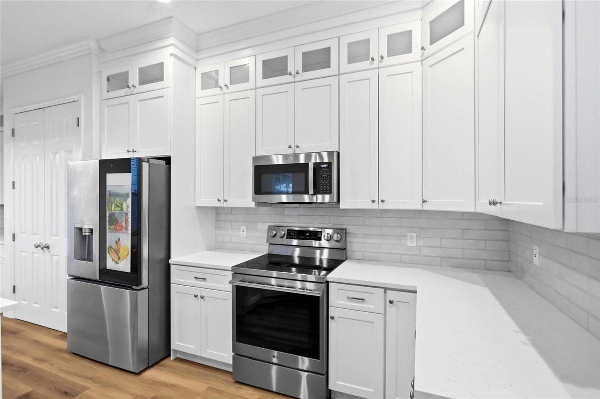 912 Waterside Dr ##4/3 - Photo 6 of 21