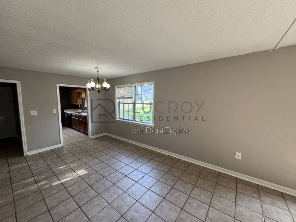 102 Briarmeade Dr #A - Photo 3 of 10