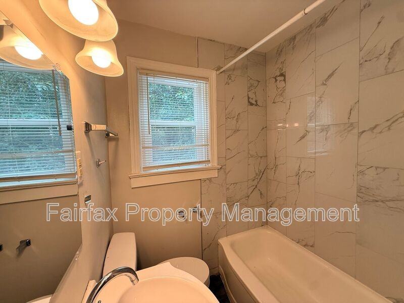 506 E Club Blvd - Photo 6 of 8