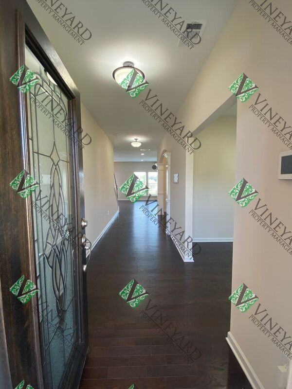 4530 Seacliff Ct - Photo 5 of 50