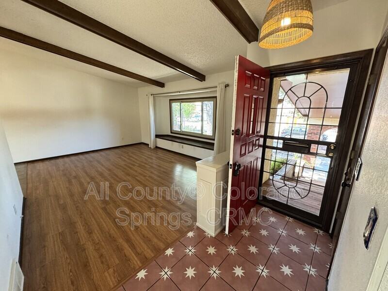 4055 Thundercloud Dr - Photo 2 of 36