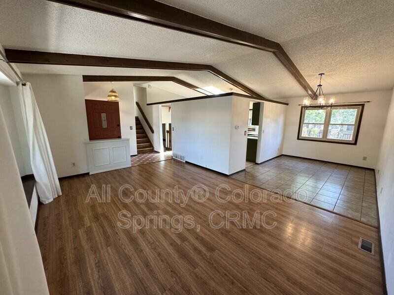 4055 Thundercloud Dr - Photo 3 of 36