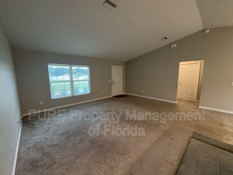 1677 Ne 161st Pl - Photo 7 of 47