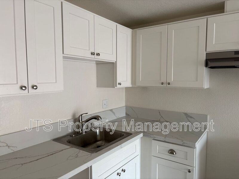 10441 El Mercado Dr - Photo 3 of 7