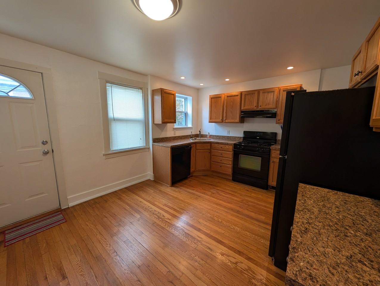 4213 Post St - Photo 4 of 19