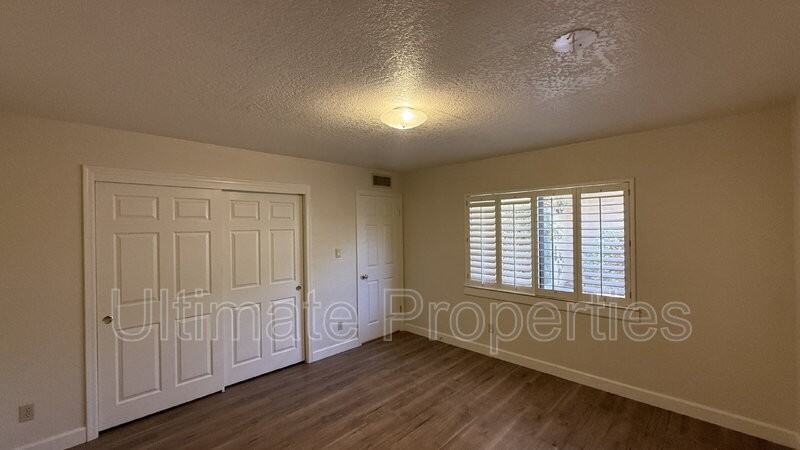 5814 W Gelding Dr - Photo 5 of 14