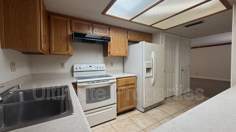 5814 W Gelding Dr - Photo 6 of 14
