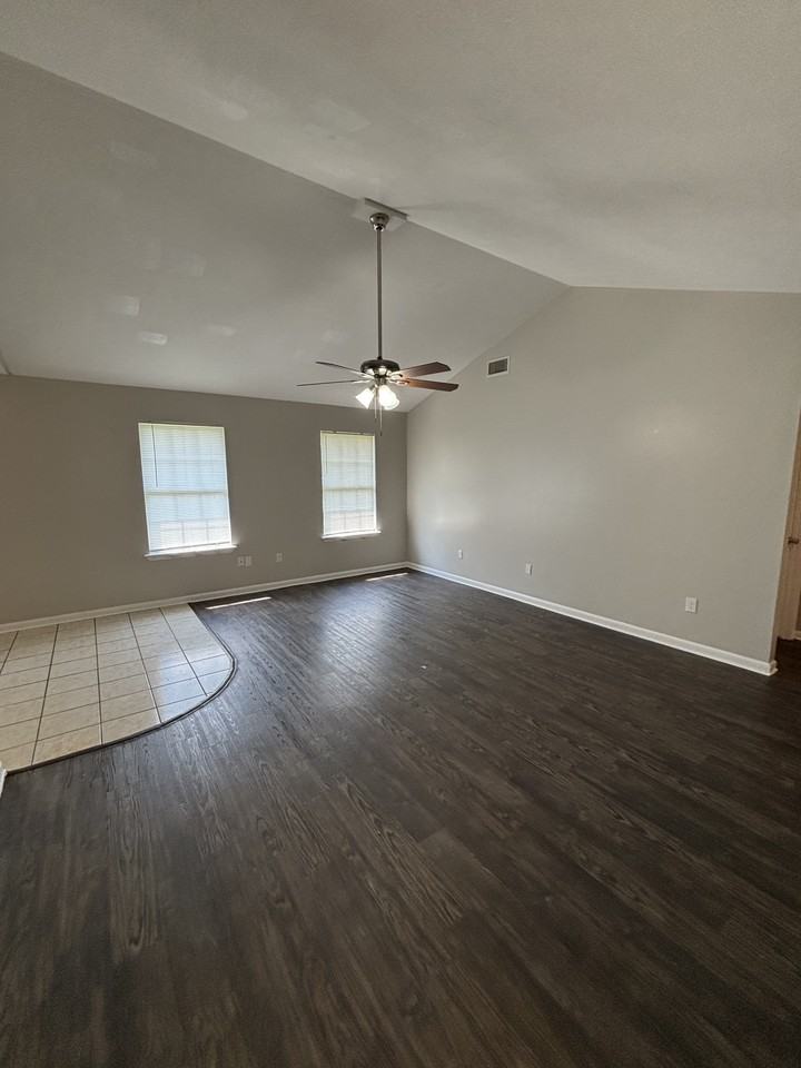 21 Willard St - Photo 3 of 16