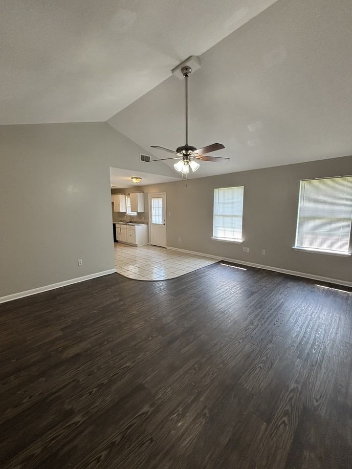 21 Willard St - Photo 4 of 16