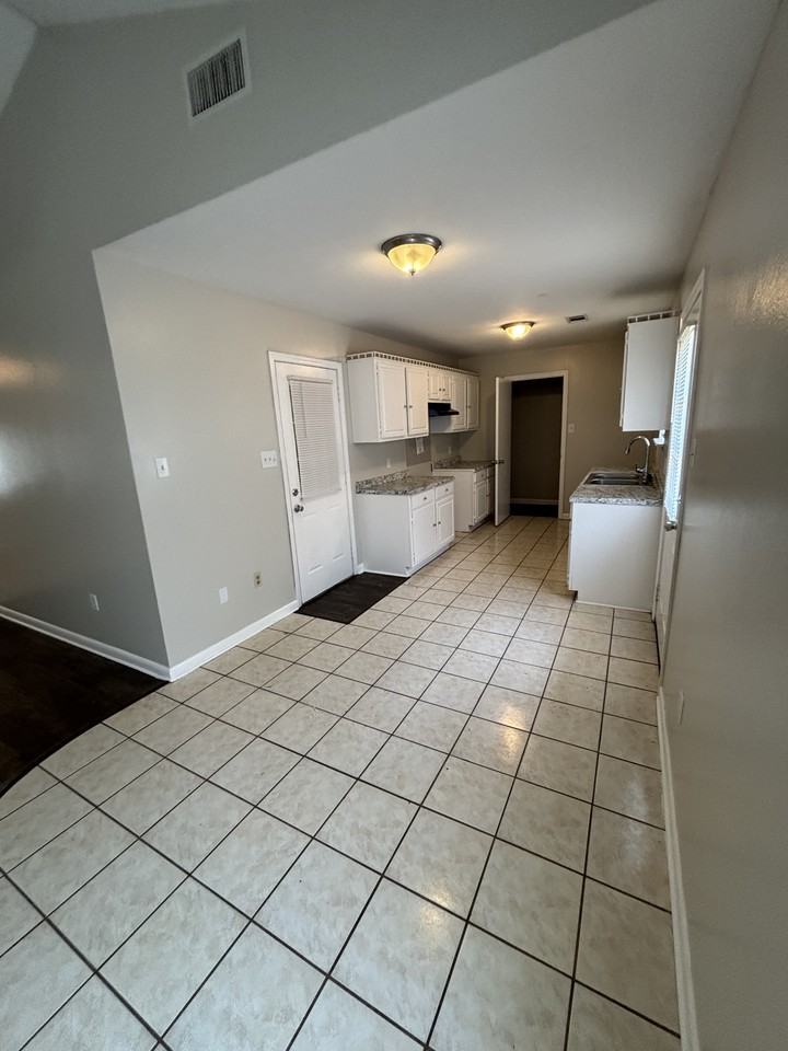 21 Willard St - Photo 5 of 16