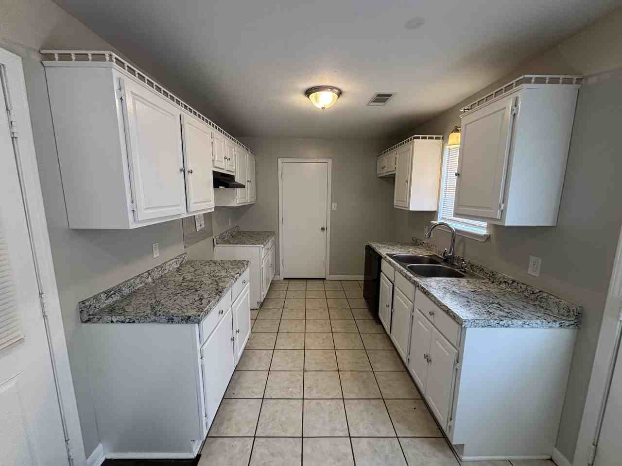 21 Willard St - Photo 6 of 16