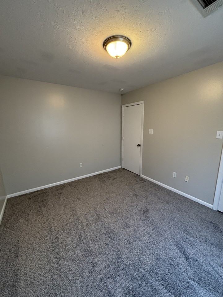 21 Willard St - Photo 7 of 16
