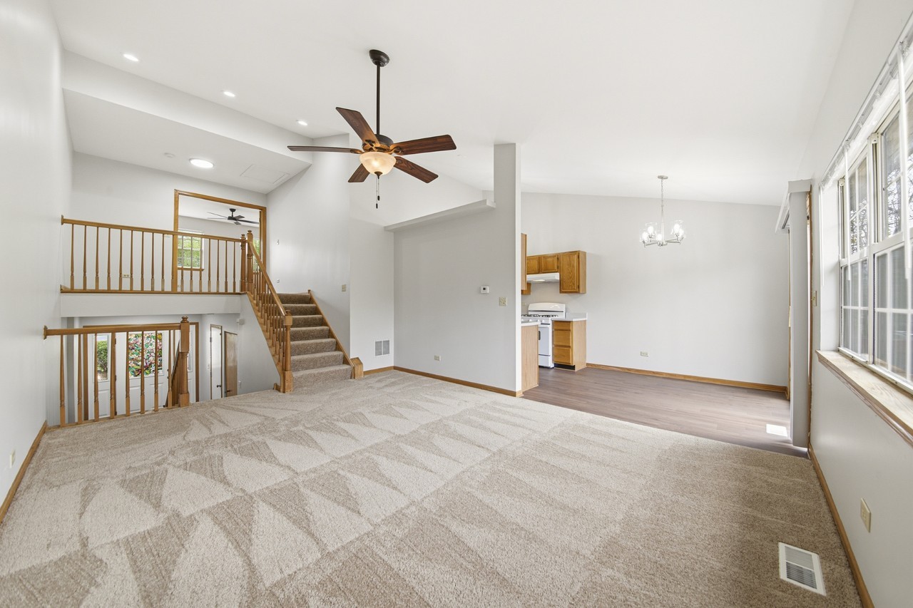 615 Buckskin Ln - Photo 3 of 25