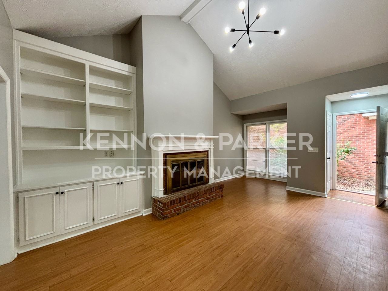 6 Maryland Ct #B - Photo 3 of 18