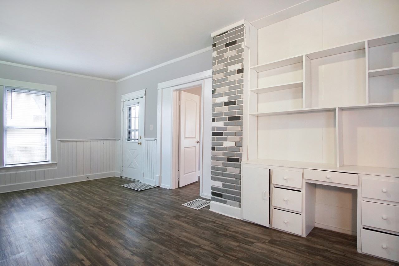 933 S Logan St - Photo 3 of 17